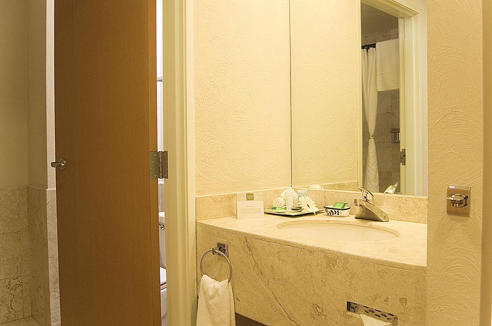 Fato Hotel Queretaro Luaran gambar
