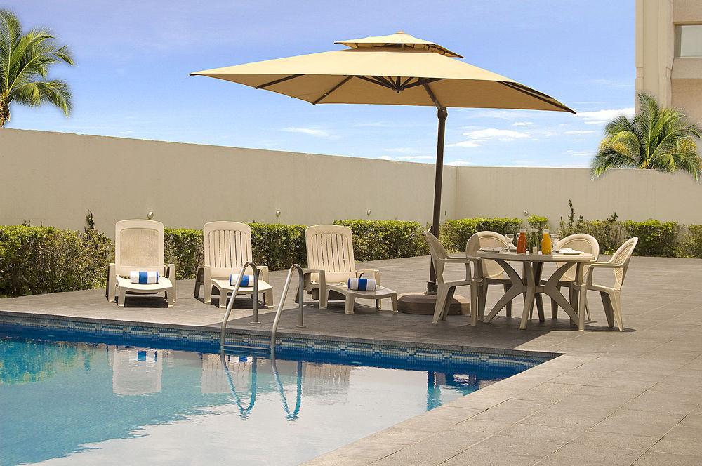 Fato Hotel Queretaro Luaran gambar