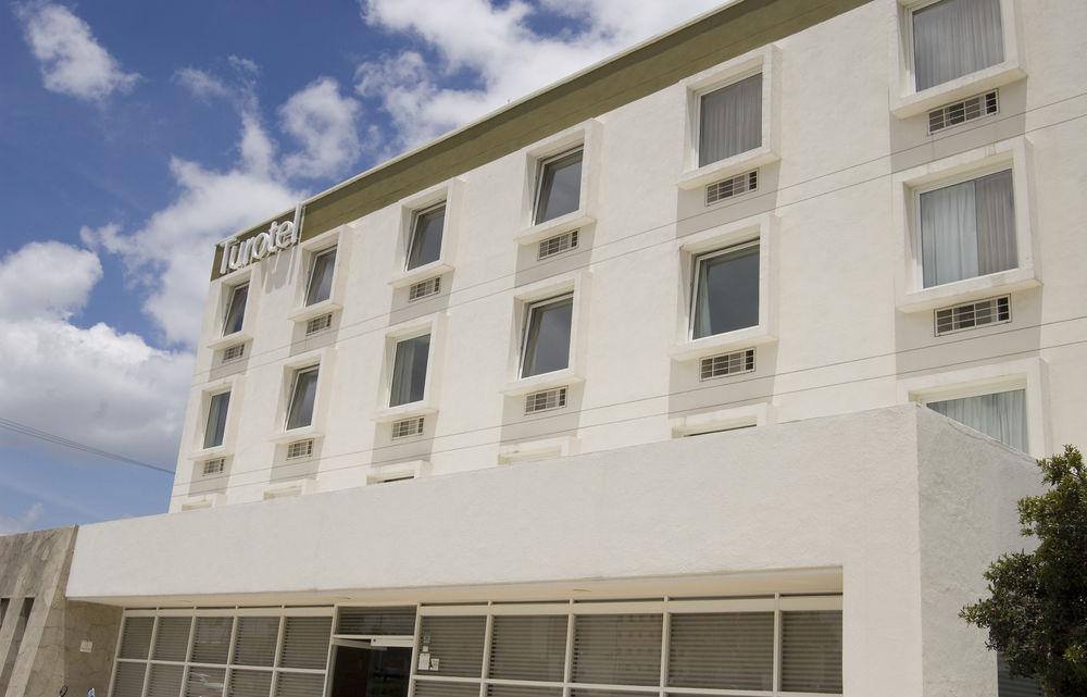 Fato Hotel Queretaro Luaran gambar