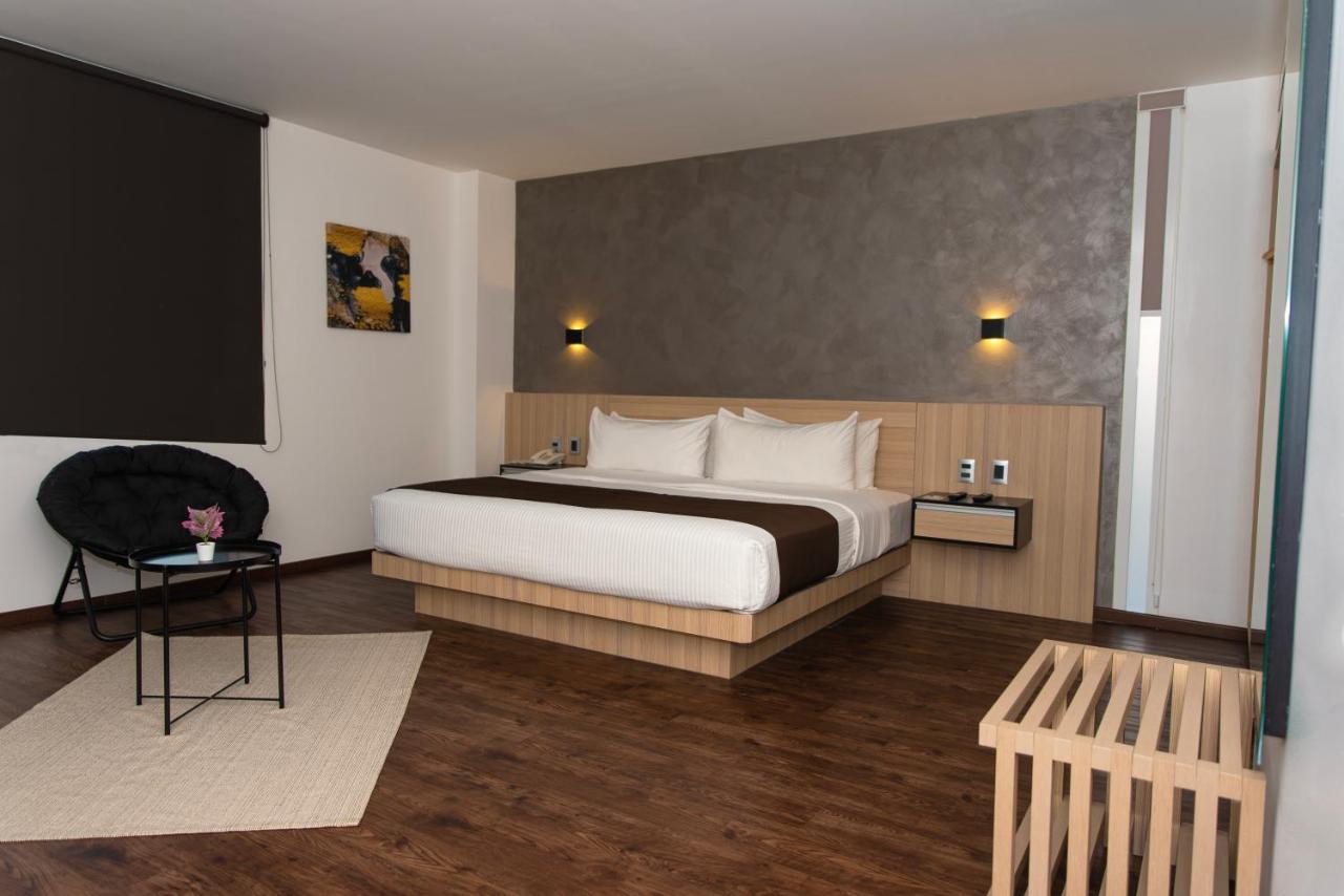 Fato Hotel Queretaro Luaran gambar