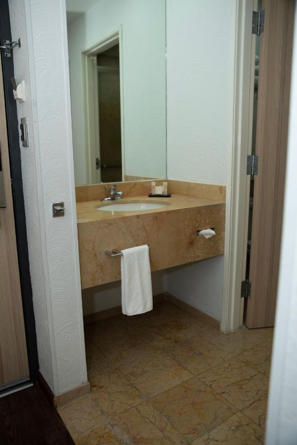 Fato Hotel Queretaro Luaran gambar