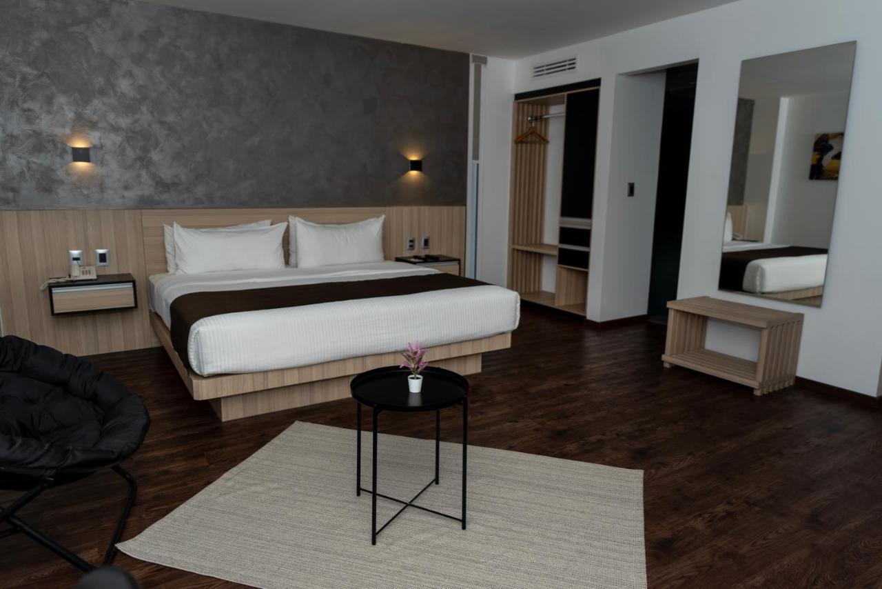 Fato Hotel Queretaro Luaran gambar