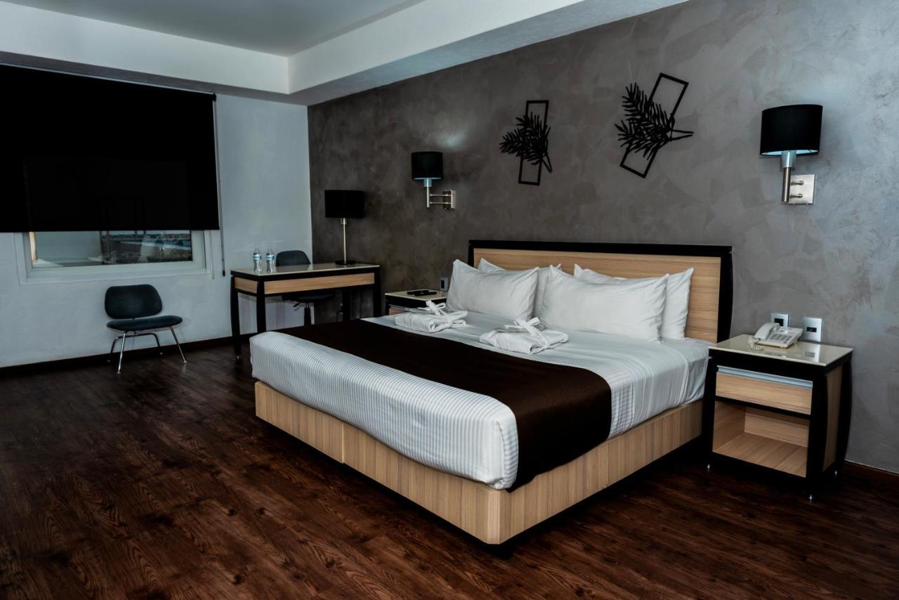 Fato Hotel Queretaro Luaran gambar