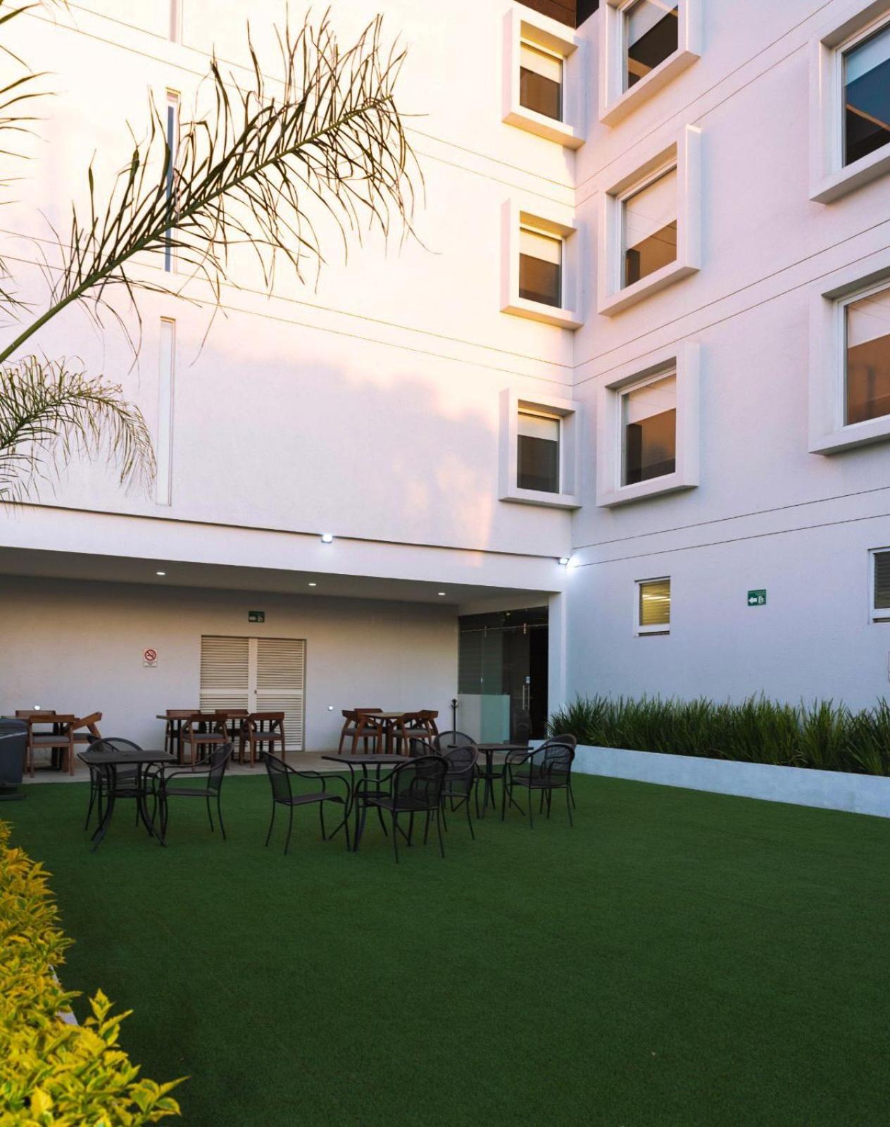 Fato Hotel Queretaro Luaran gambar