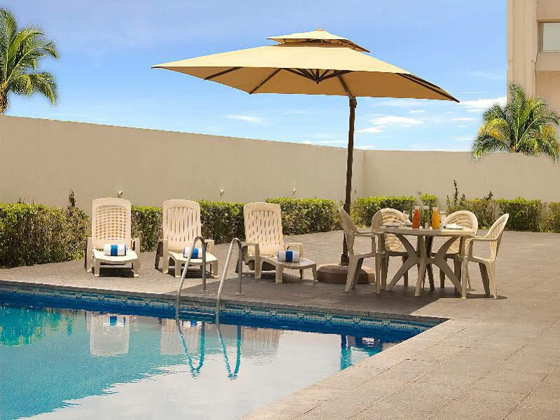 Fato Hotel Queretaro Luaran gambar